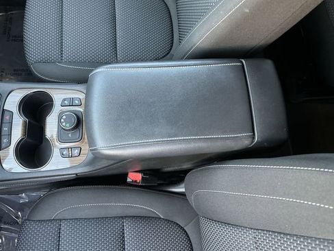 Used 2023 GMC Acadia SLE w/ Driver Convenience Package image 25