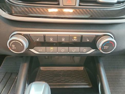 Used 2024 Nissan Altima 2.5 SR w/ SR Premium Package FWD image 30
