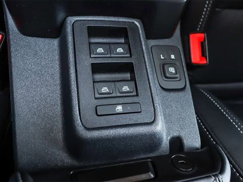 New 2025 Ford Bronco Outer Banks w/ Sasquatch Package image 21