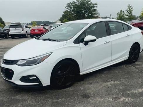 Used 2018 Chevrolet Cruze Premier image 4