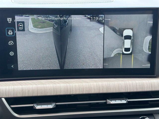 Used 2025 Hyundai Sonata Limited FWD image 32