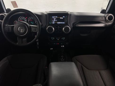 Used 2013 Jeep Wrangler Unlimited Sahara w/ Connectivity Group AWD/4WD image 14