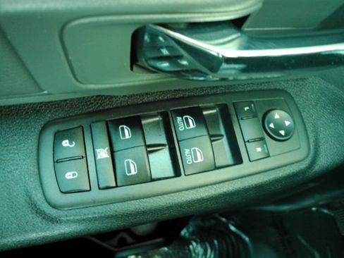 Used 2024 RAM 1500 Classic SLT image 29