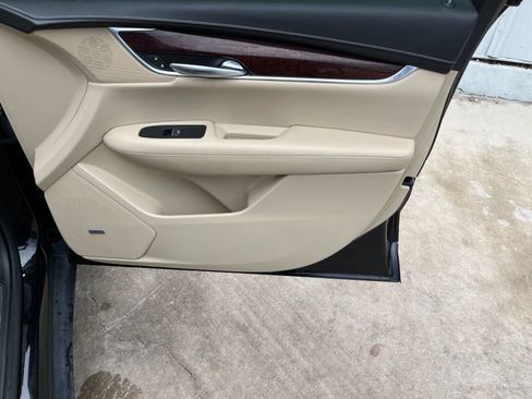 Used 2017 Cadillac XT5 Premium Luxury w/ Driver Assist Package FWD image 17