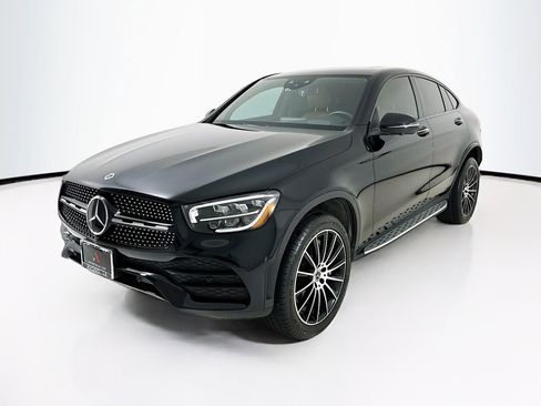 Used 2022 Mercedes-Benz GLC 300 4MATIC Coupe image 3