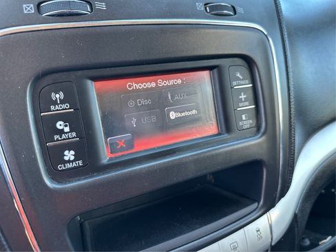 Used 2019 Dodge Journey SE w/ Connectivity Group FWD image 14