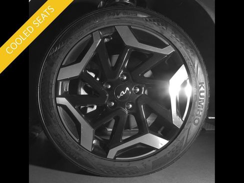 Used 2024 Kia Seltos SX w/ SX Sunroof Package AWD/4WD image 11