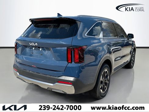 New 2026 Kia Sorento S image 5