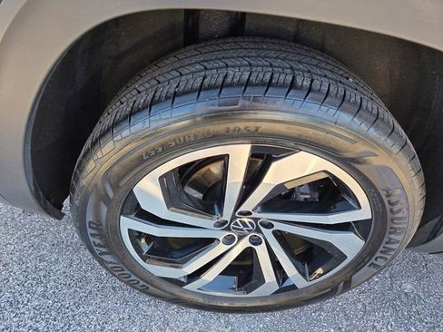 Used 2021 Volkswagen Atlas SEL Premium image 22