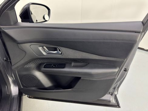 Used 2023 Nissan Ariya Engage image 39