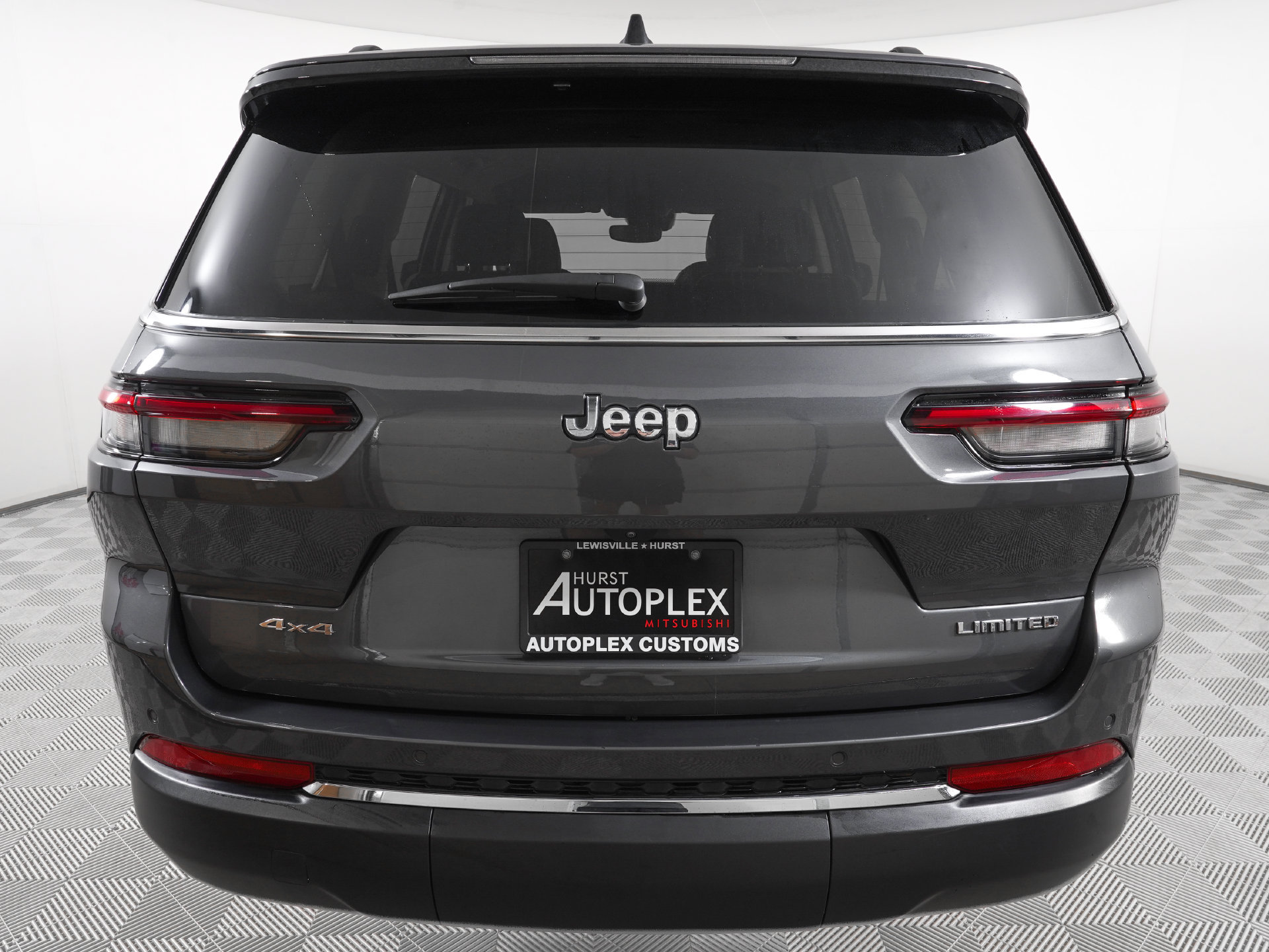 Used 2023 Jeep Grand Cherokee L Limited AWD/4WD image 6