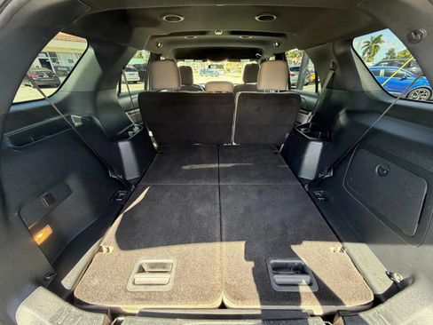 Used 2018 Ford Explorer XLT FWD image 30