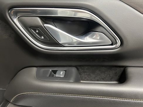 Used 2024 GMC Yukon XL AT4 image 49