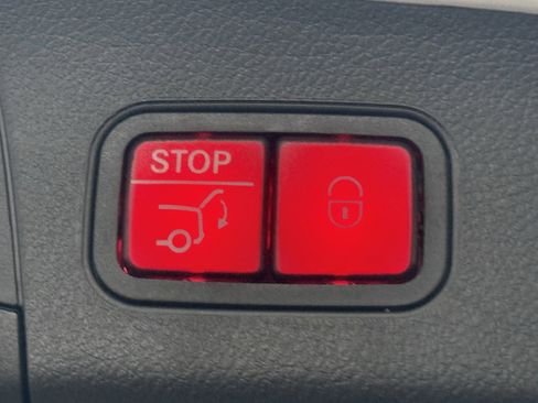 Used 2025 Mercedes-Benz GLA 250 image 15