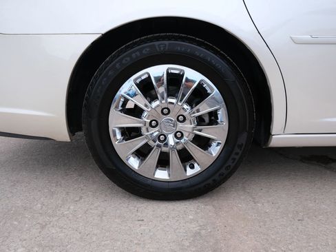 Used 2009 Buick Lucerne CXL w/ Driver Confidence Package image 17