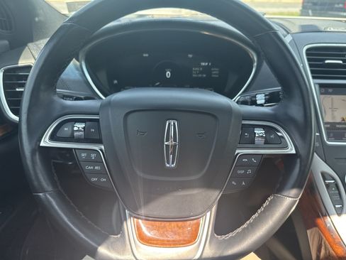 Used 2020 Lincoln Nautilus Reserve AWD/4WD image 18