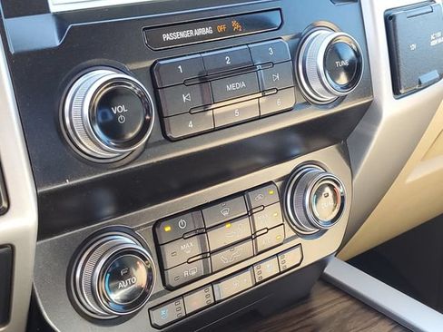 Used 2019 Ford F150 Lariat w/ Equipment Group 502A Luxury AWD/4WD image 24