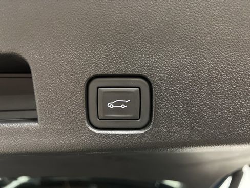 Certified 2024 Chevrolet Traverse LT w/ Trailering Package image 8