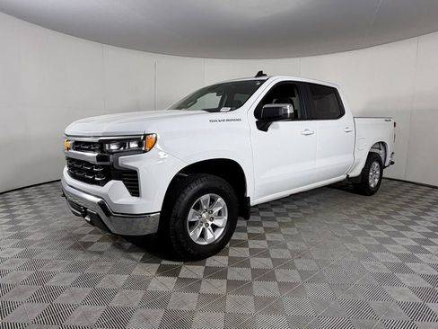 Used 2025 Chevrolet Silverado 1500 LT image 3