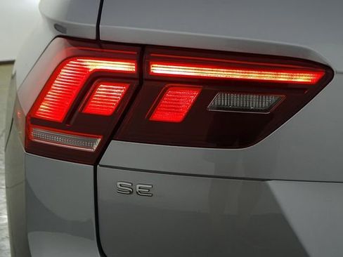 Used 2024 Volkswagen Tiguan SE image 42