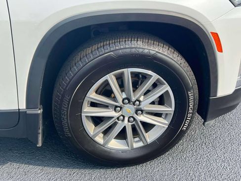 Used 2023 Chevrolet Traverse LT AWD/4WD image 12