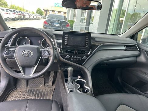 Used 2021 Toyota Camry LE AWD/4WD image 11