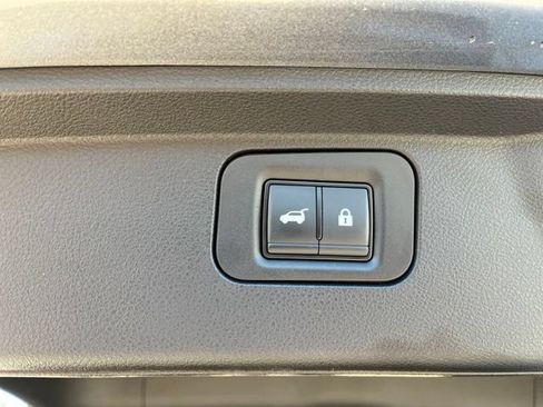 Used 2026 Nissan Armada PRO-4X w/ Captain's Chari Seat Package AWD/4WD image 16