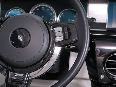 Used 2022 Rolls-Royce Phantom Sedan w/ The Phantom Package RWD image 40