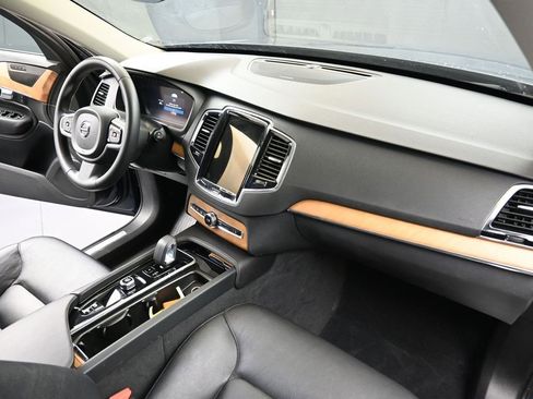 Certified 2023 Volvo XC90 B6 Plus w/ Protection Package Premier image 12