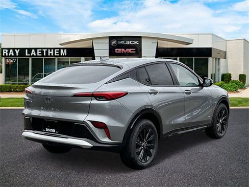 Used 2025 Buick Envista Sport Touring w/ Convenience I Package image 4