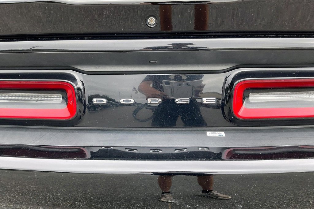 Used 2022 Dodge Challenger R/T RWD image 8