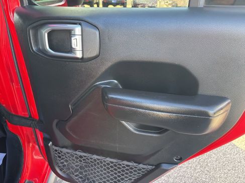 Used 2018 Jeep Wrangler Unlimited Sport S image 35