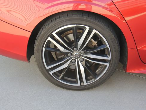 Used 2019 Volvo S60 T6 R-Design image 28