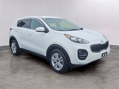 Used 2017 Kia Sportage LX image 3