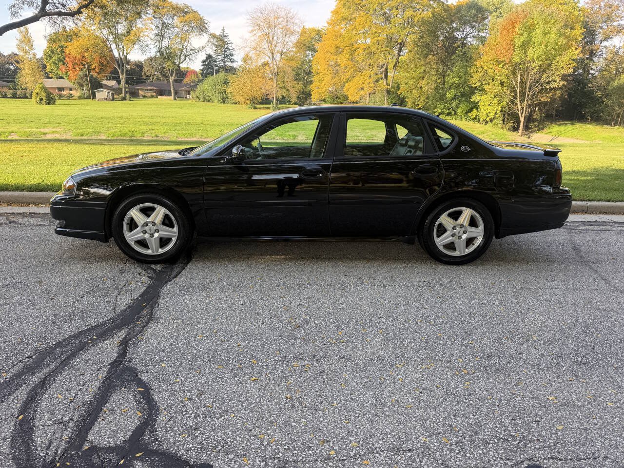 Used 2004 Chevrolet Impala SS w/ Preferred Equipment Group FWD image 2