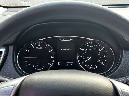 Used 2015 Nissan Rogue S image 13