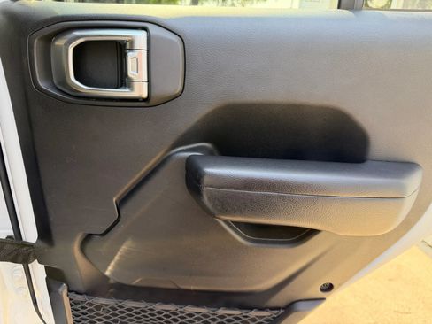 Used 2018 Jeep Wrangler Unlimited Sport S AWD/4WD image 11