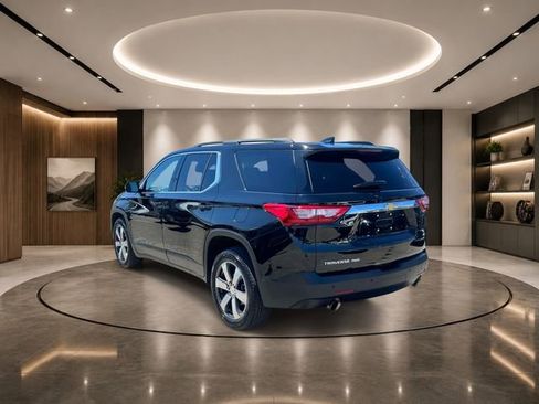 Used 2020 Chevrolet Traverse LT w/ LT Premium Package AWD/4WD image 6