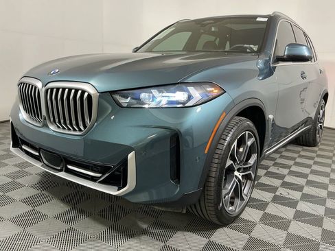 Certified 2025 BMW X5 sDrive40i w/ Parking Assistance Package RWD image 2