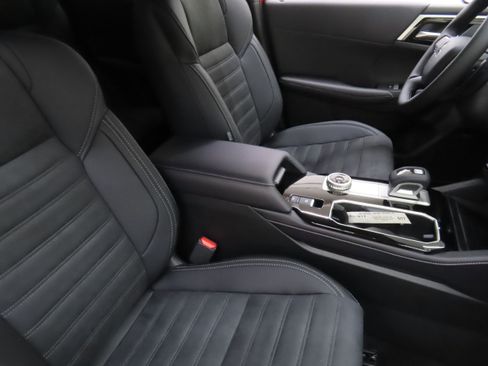 New 2025 Mitsubishi Outlander SE image 25