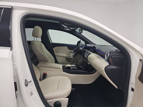 Used 2022 Mercedes-Benz A 220 4MATIC w/ Premium Package Lite image 8