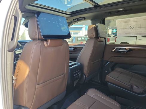 New 2026 Chevrolet Suburban High Country image 16