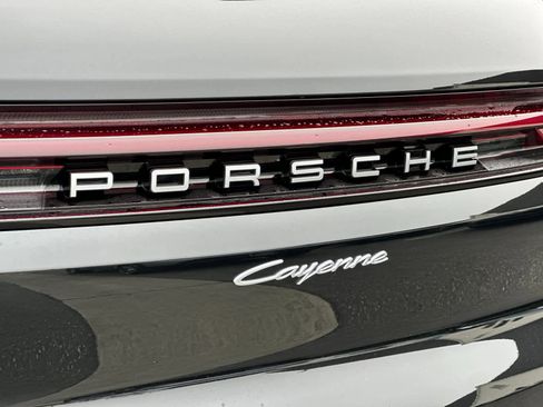 New 2026 Porsche Cayenne image 32