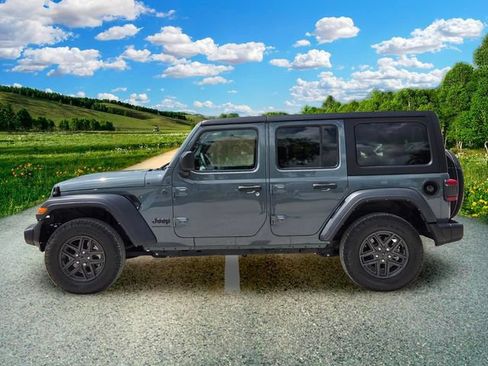 Used 2024 Jeep Wrangler Unlimited Sport AWD/4WD image 3