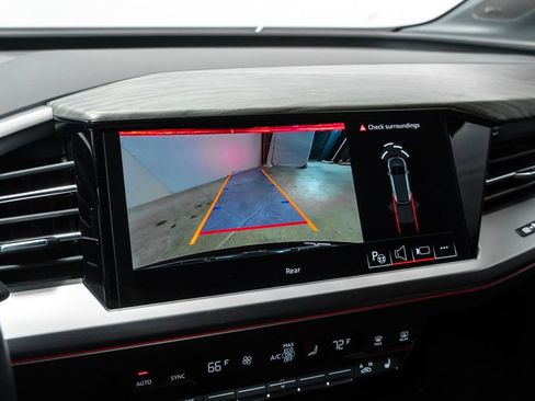 Used 2024 Audi Q4 e-tron Prestige AWD/4WD image 17