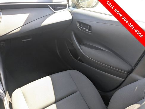 Used 2025 Toyota Corolla LE image 17