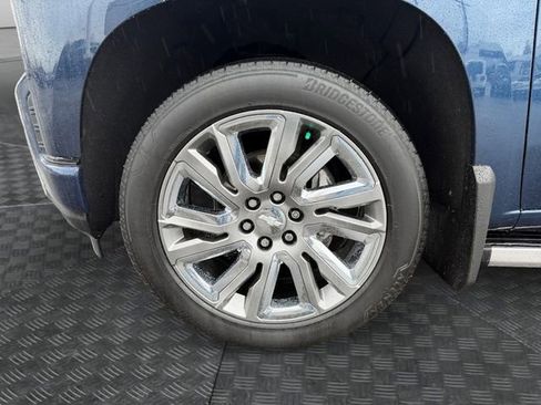 Used 2019 Chevrolet Silverado 1500 High Country image 14