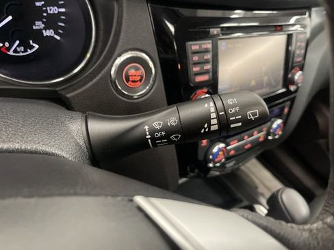 Used 2015 Nissan Rogue SL w/ SL Premium Package image 18