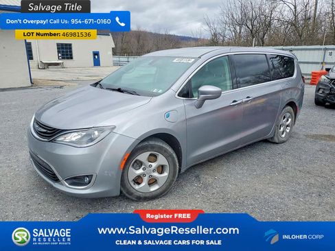 Used 2017 Chrysler Pacifica Touring Plus image 1