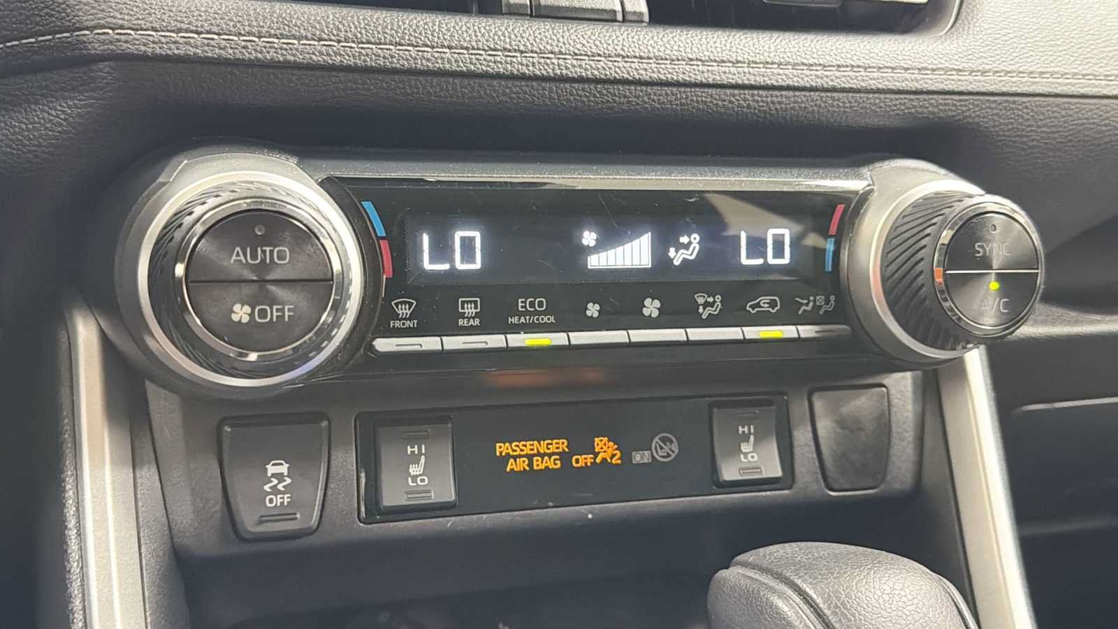 Used 2020 Toyota RAV4 XLE AWD/4WD image 20